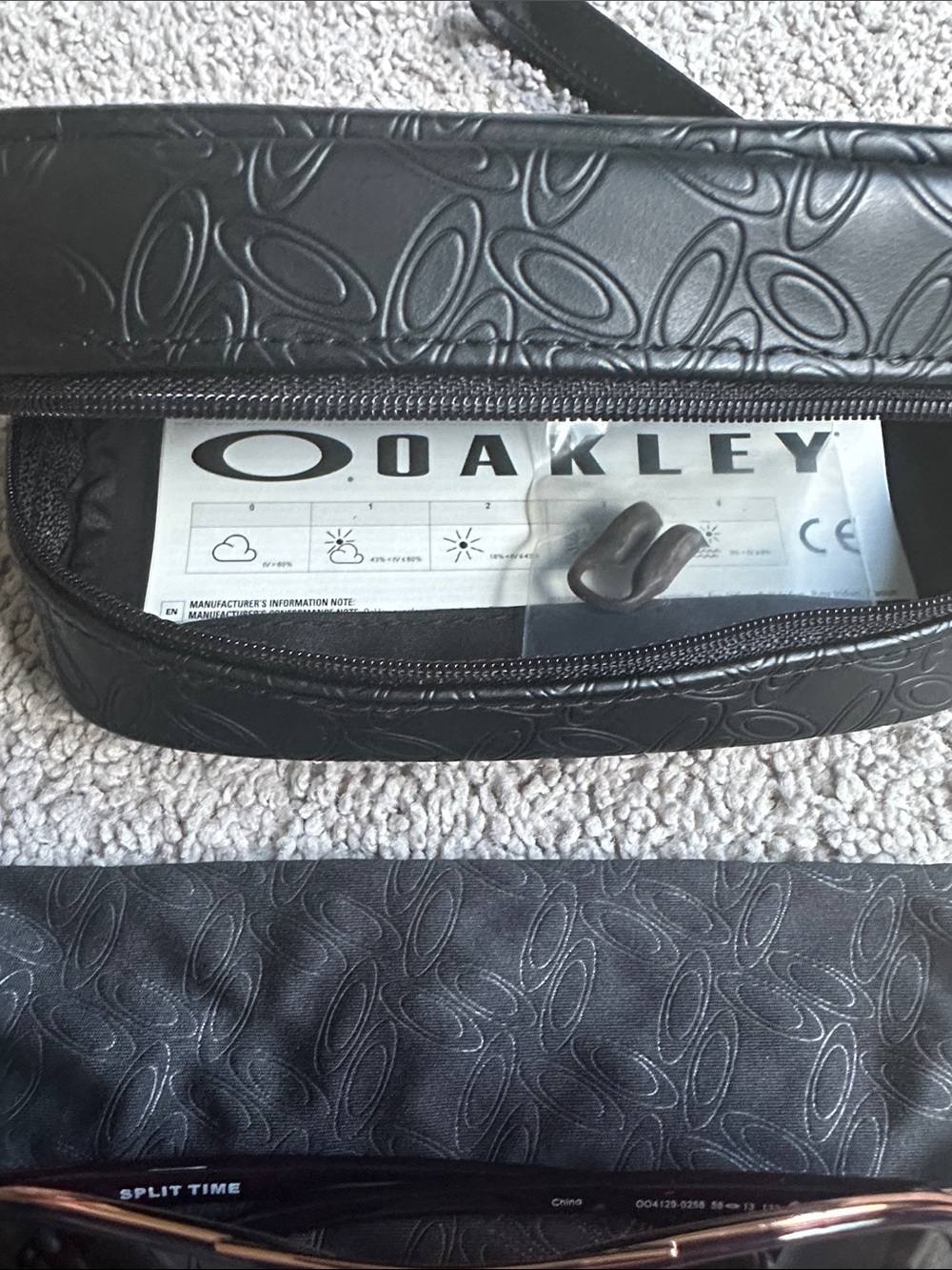 Oakley Split Time Sunglasses in Tortoise and Dark Brown Lenses - Picture 7 of 9